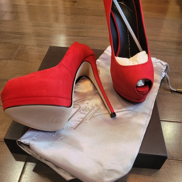 CELEB FAVE🔥GIUSEPPE ZANOTTI Red Sharon Suede Pump - Picture 2 of 11